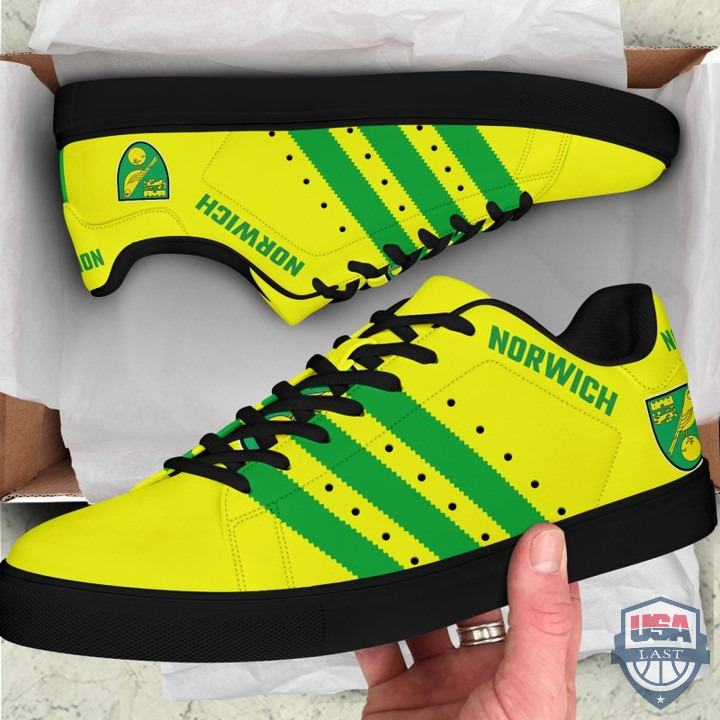Chaussures basses du Norwich City FC